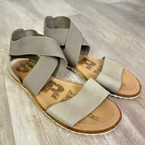 Sorel Women's Sandals in Light Gray and Beige